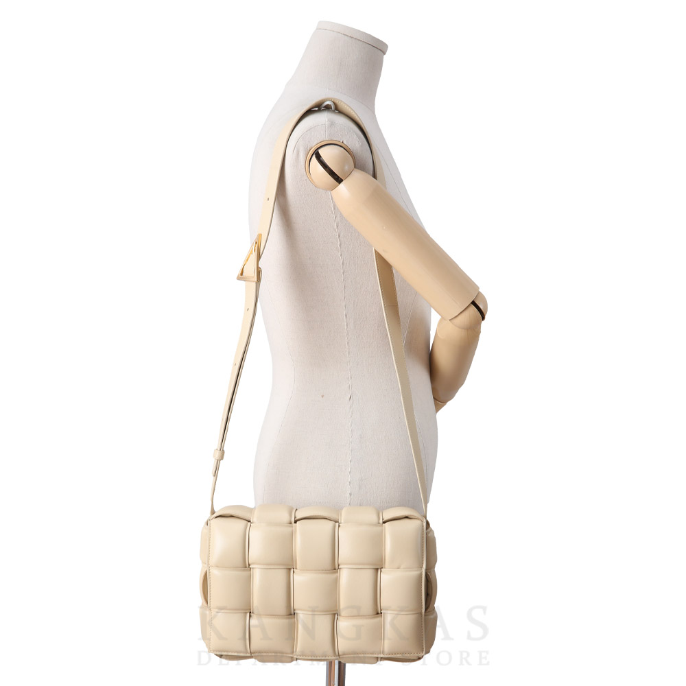 BOTTEGA VENETA(USED)보테가베네타 패딩 카세트 백